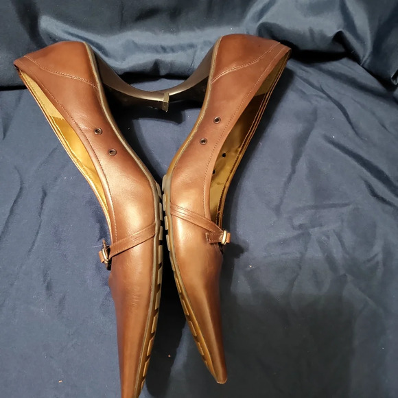 BCBGirls Vintage Amata‎ Chocolate Brown Buckle Pointed Leather Preppy Heels 9.5 - Picture 8 of 12